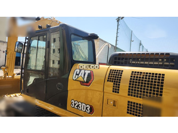 Escavadora de rastos novo CATERPILLAR 323D3: foto 2