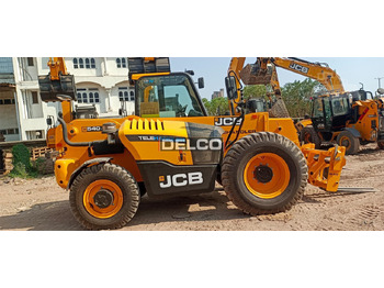 Empilhador telescópico novo JCB 540-70: foto 3