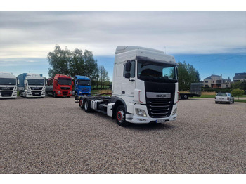Camião transportador de contêineres/ Caixa móvel DAF XF 460