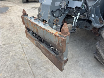 Empilhador telescópico KRAMER