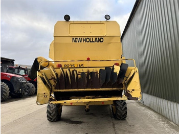 Leasing de New Holland TX67 c/w 20ft Header  New Holland TX67 c/w 20ft Header: foto 5