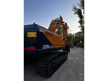 Escavadora de rastos HYUNDAI