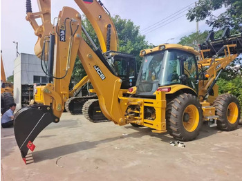 Retroescavadeira JCB 4CX