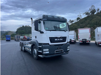 Camião chassi MAN TGS 28.360