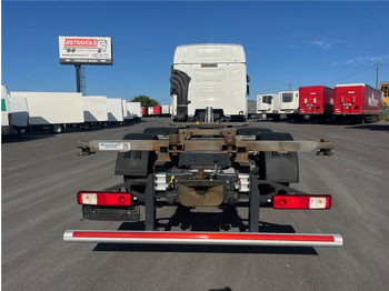 Camião transportador de contêineres/ Caixa móvel Renault T430: foto 5