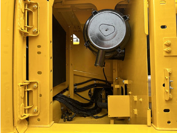 Escavadora de rastos KOMATSU PC220-8