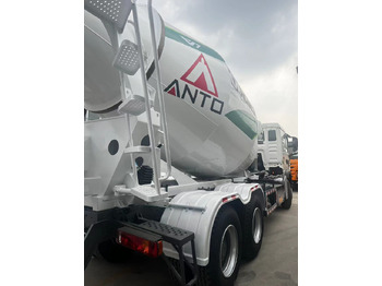 Camião betoneira SINOTRUK HOWO