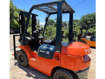 Empilhadeira a diesel TOYOTA