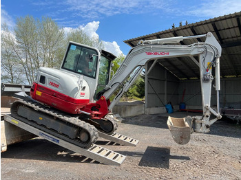 Mini escavadeira TAKEUCHI
