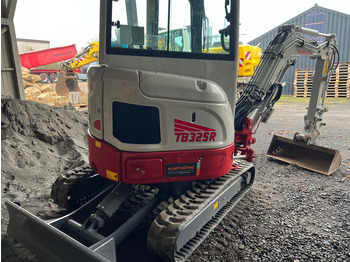 Mini escavadeira Takeuchi TB 325 RA - Powertilt V3: foto 3