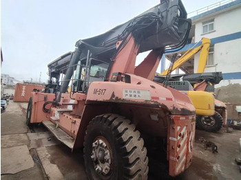 Reachstacker porta contentores KALMAR