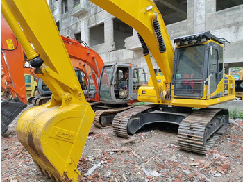 Escavadora de rastos KOMATSU PC200-8: foto 5