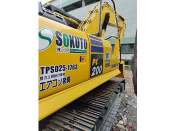Escavadora de rastos KOMATSU PC200-8: foto 2