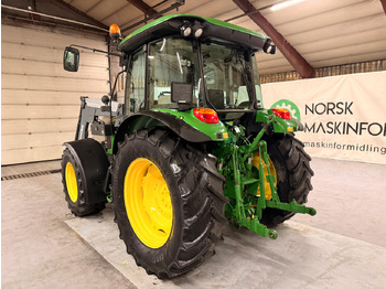 Trator John Deere 5820: foto 3
