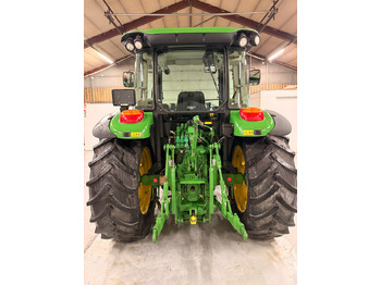 Trator John Deere 5820: foto 4