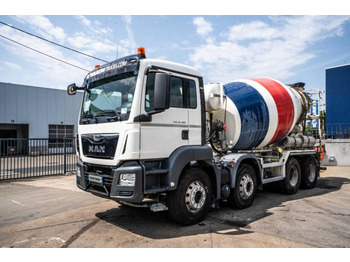 Camião betoneira LIEBHERR
