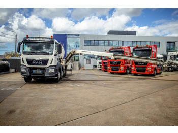 Camião betoneira LIEBHERR