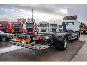 Camião transportador de contêineres/ Caixa móvel Renault PREMIUM D WIDE 320 DXI: foto 3