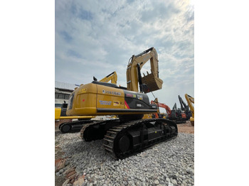 Escavadora de rastos CATERPILLAR