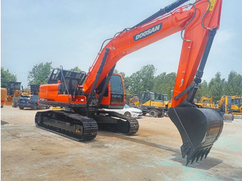 Escavadora de rastos DOOSAN DX225