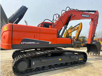 Escavadora de rastos DOOSAN DX225LC