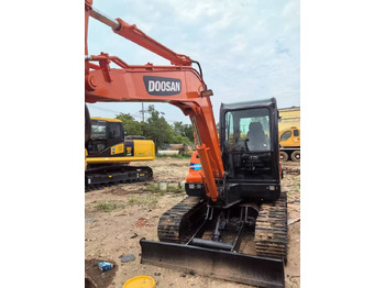 Escavadora de rastos DOOSAN DX60
