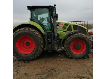 Trator CLAAS Axion 940
