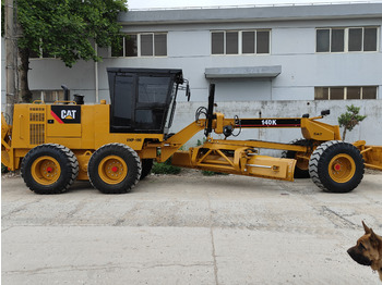 Motoniveladora CATERPILLAR 140K