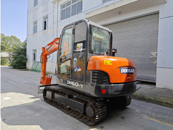 Mini escavadeira DOOSAN DH60
