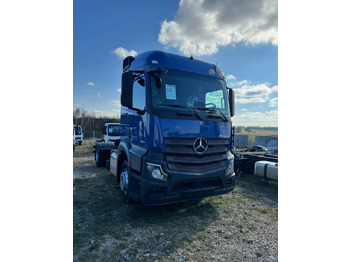 Camião chassi MERCEDES-BENZ Actros 1824