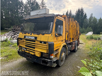 Caminhão de lixo SCANIA P