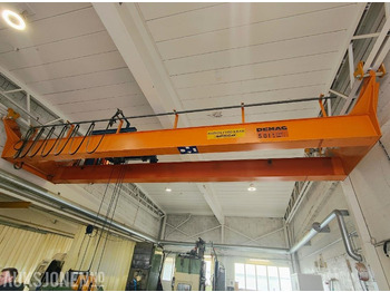 Guindaste DEMAG