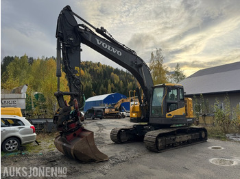 Escavadeira VOLVO ECR235DL