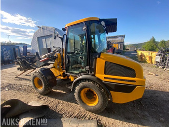 Pá carregadora de rodas JCB 407