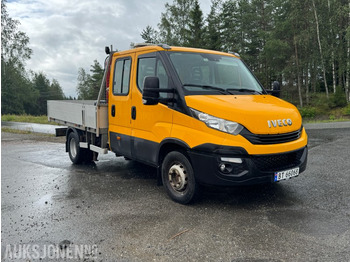 Camião de caixa aberta/ Plataforma 2017 Iveco Daily dobbelkabin m/kran, Webasto, innredning, inverter og vinterhjul: foto 3