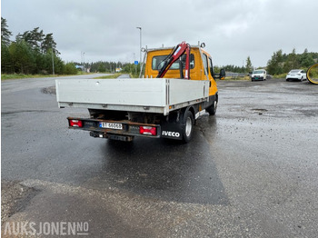 Camião de caixa aberta/ Plataforma 2017 Iveco Daily dobbelkabin m/kran, Webasto, innredning, inverter og vinterhjul: foto 5