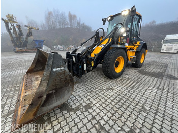 Pá carregadora de rodas JCB