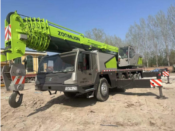 Grua móvel ZOOMLION ZTC900V