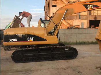 Escavadora de rastos CATERPILLAR 320C
