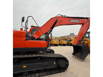 Escavadora de rastos DOOSAN DX225