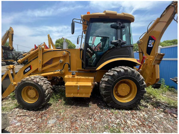 Retroescavadeira CATERPILLAR 420F