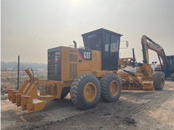 Motoniveladora CATERPILLAR 140K