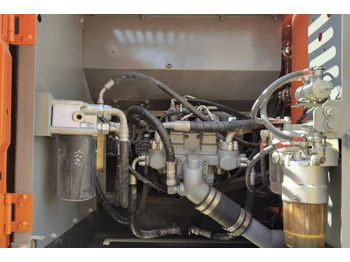 Escavadora de rastos Hitachi Zaxis 240 LC: foto 3