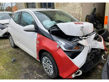 Hatchback TOYOTA