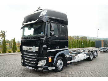 Camião transportador de contêineres/ Caixa móvel DAF XF 480