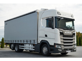 Camião de lona SCANIA S 450