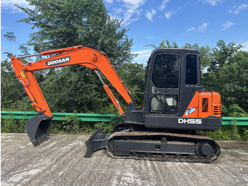 Mini escavadeira DOOSAN DH55