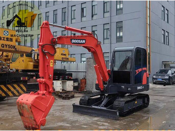 Mini escavadeira DOOSAN DH60-7