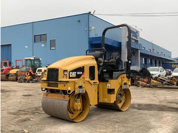 Compactador de asfalto CATERPILLAR