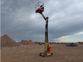 Plataforma de mastro vertical JLG